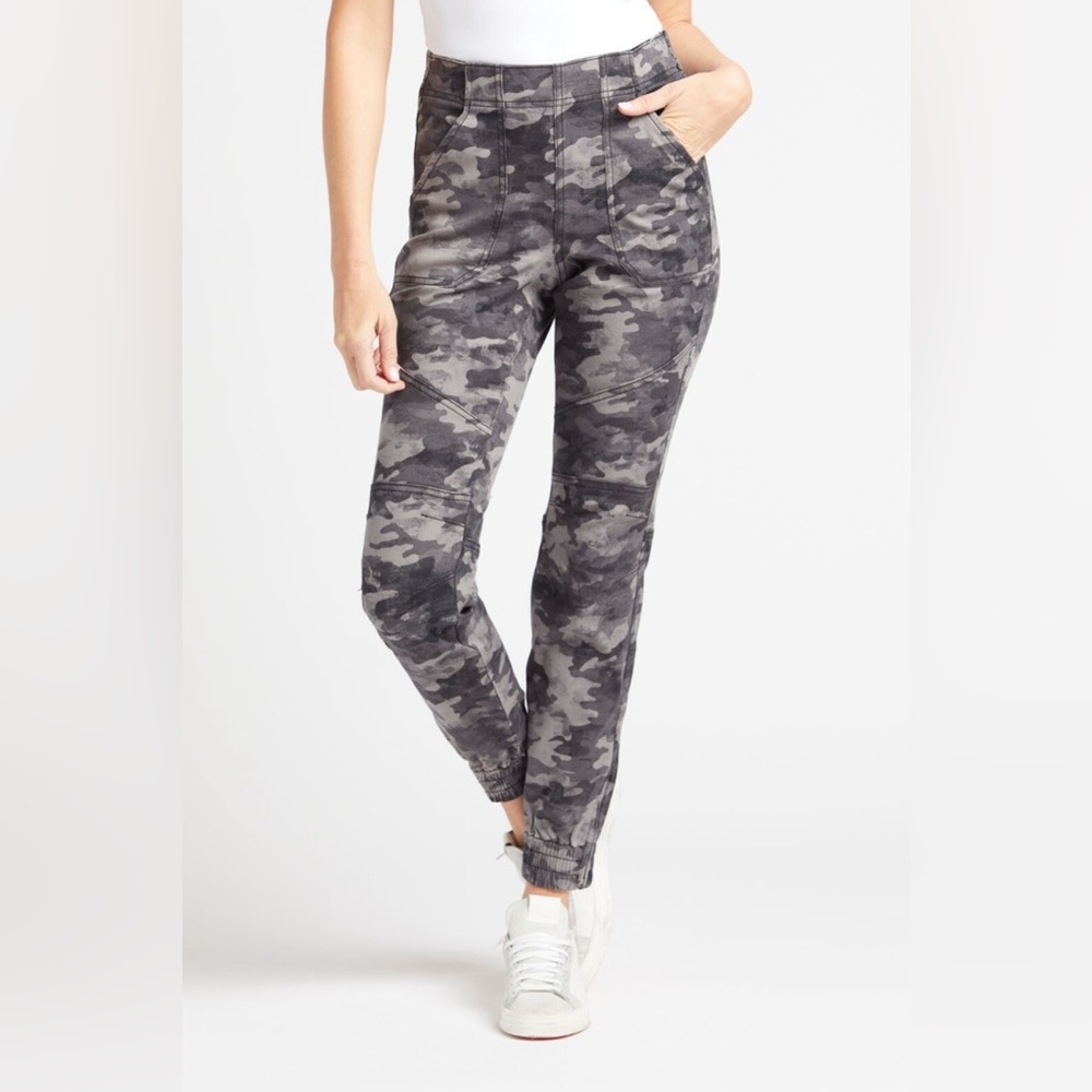Spanx | Stretch Twill Cargo Jogger | Camouflage | Women’s Size XS